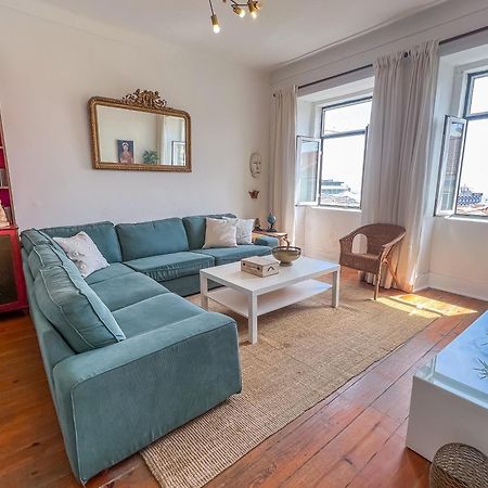 Stay As A Local! Santos Historical Guesthouse IV Lisbon Bagian luar foto