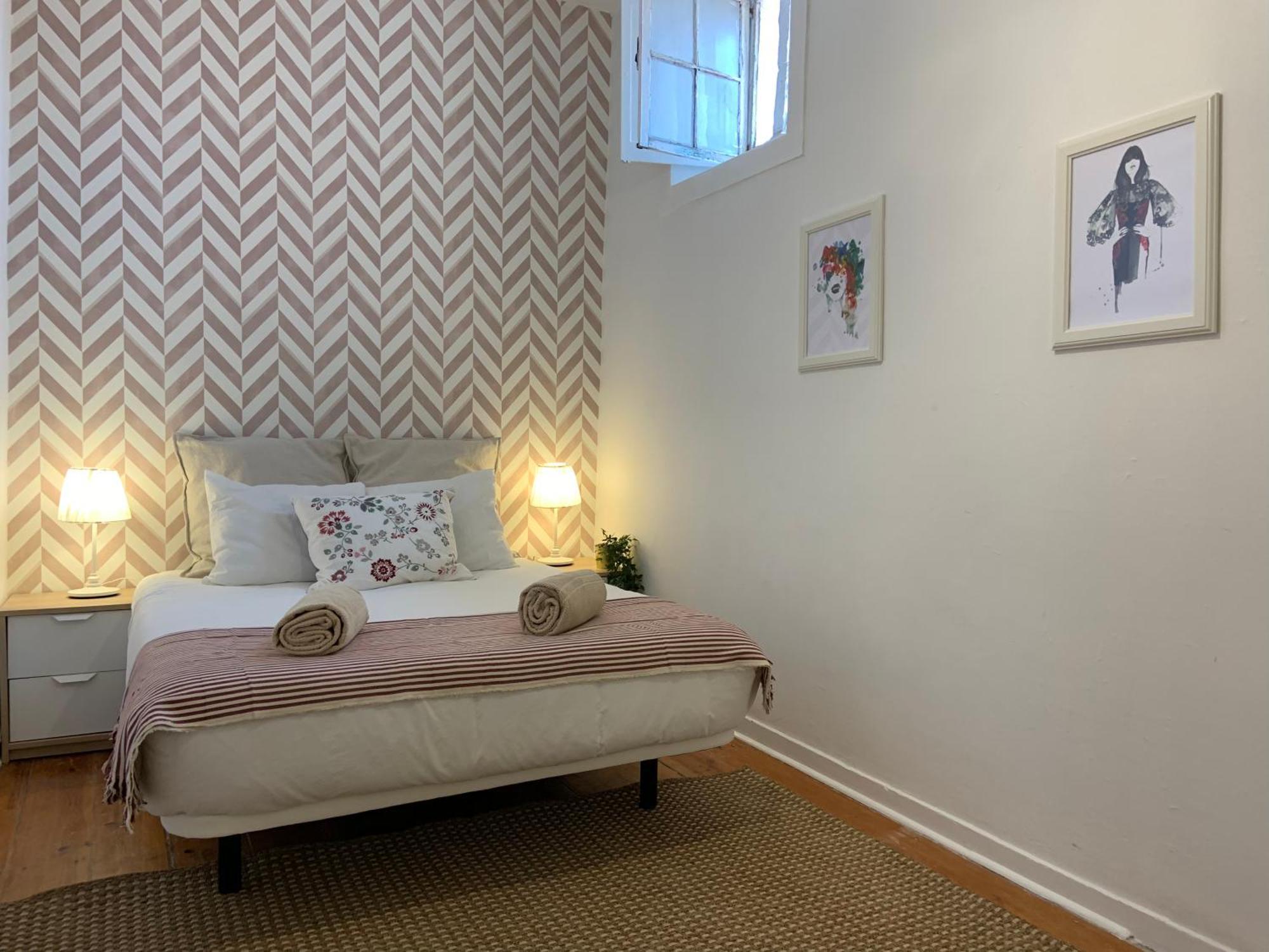 Stay As A Local! Santos Historical Guesthouse IV Lisbon Bagian luar foto
