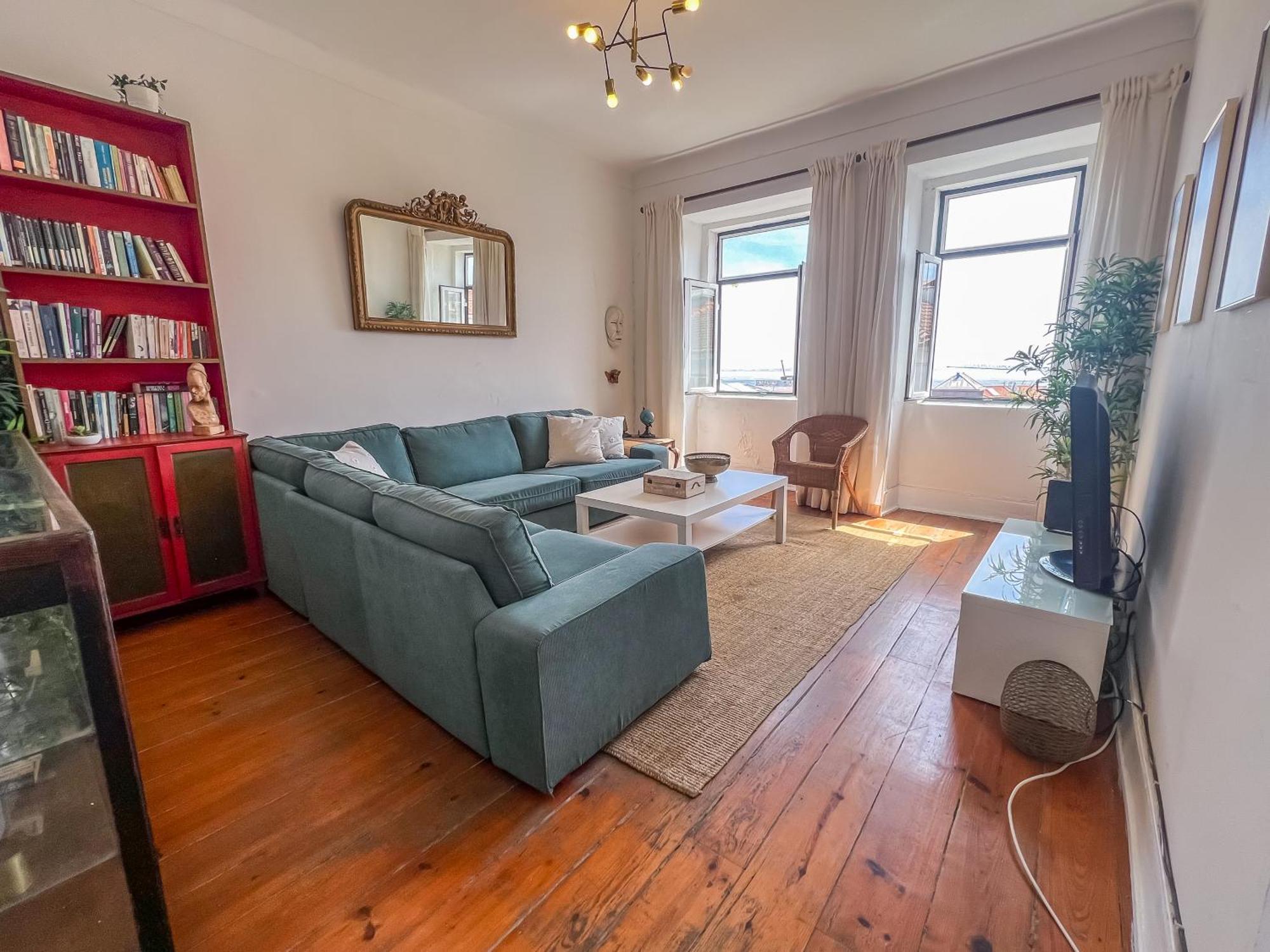 Stay As A Local! Santos Historical Guesthouse IV Lisbon Bagian luar foto